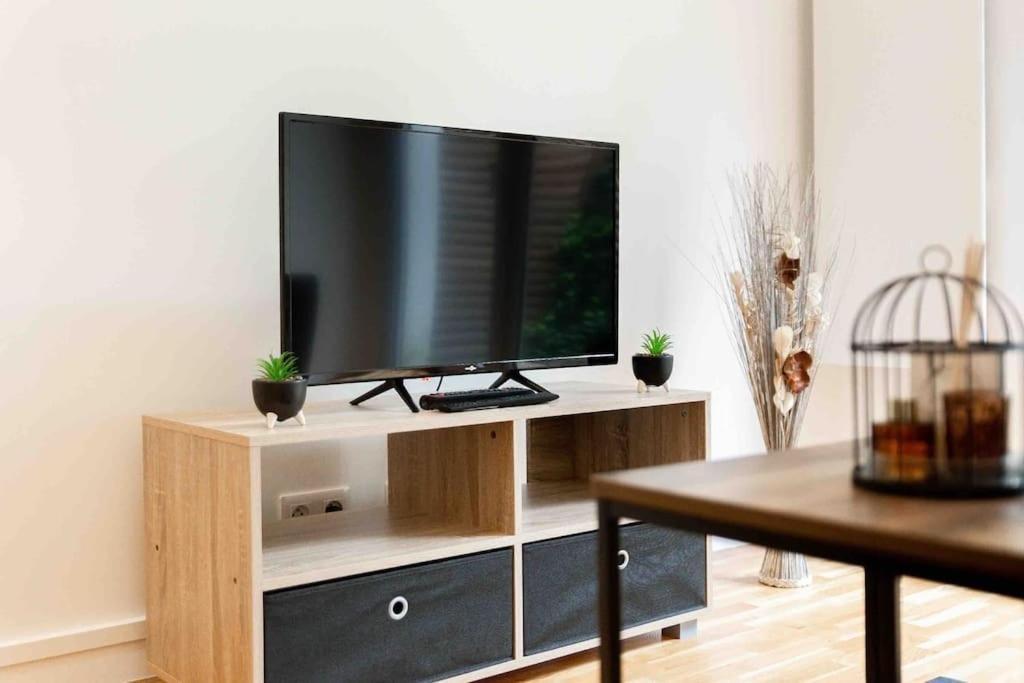 Appartement Moderne, Metro 7, Parking Et Jardin Villejuif Exterior photo